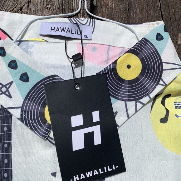 XL Hawalili hawaiian shirt with guitar and record print - Picture 2 of 3